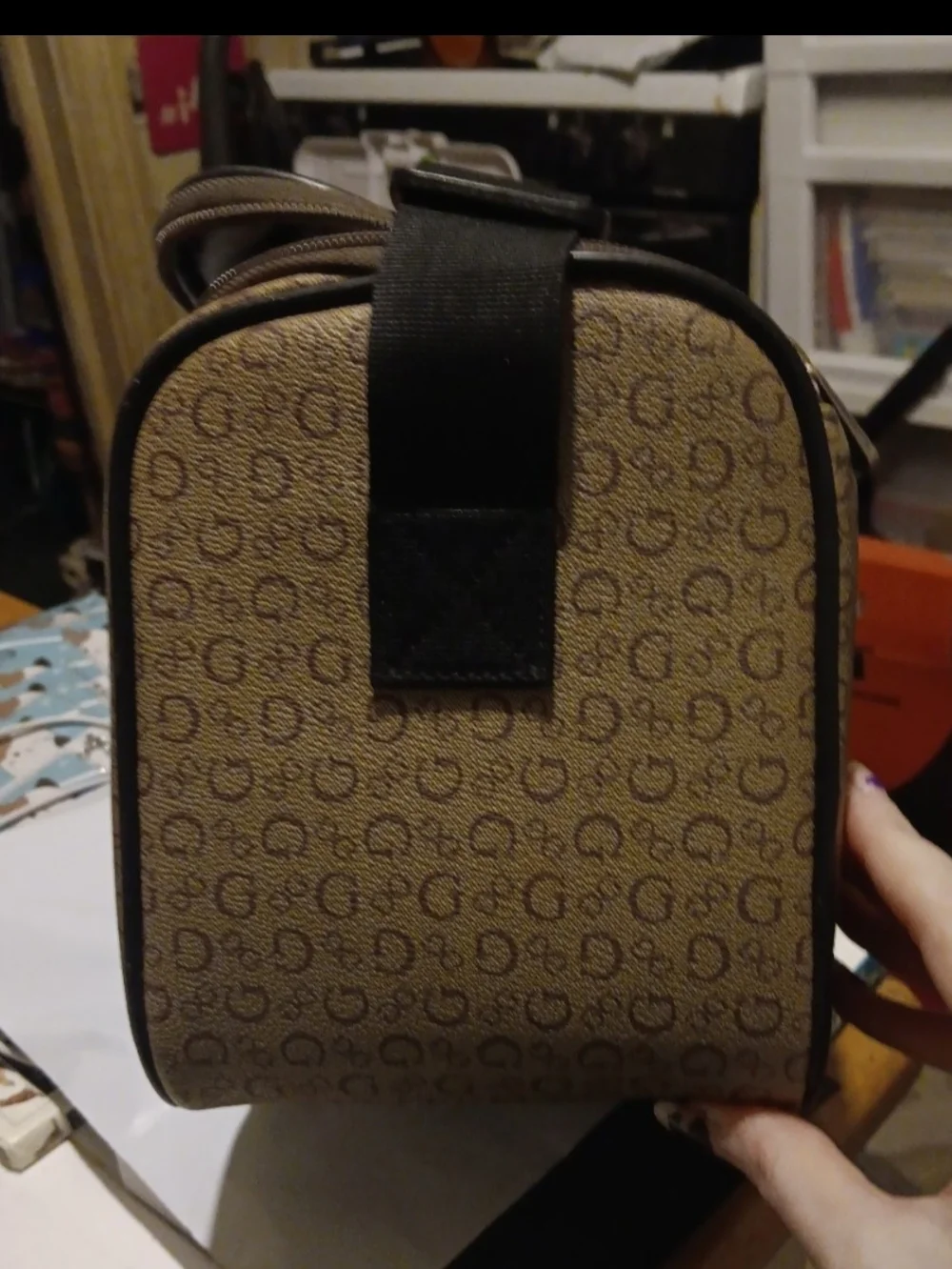 Guess insulated lunch box - Picture 3 of 8